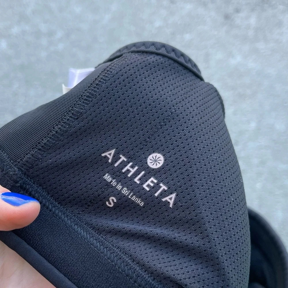 Athleta Max Out Sports Bra in Black size Small
